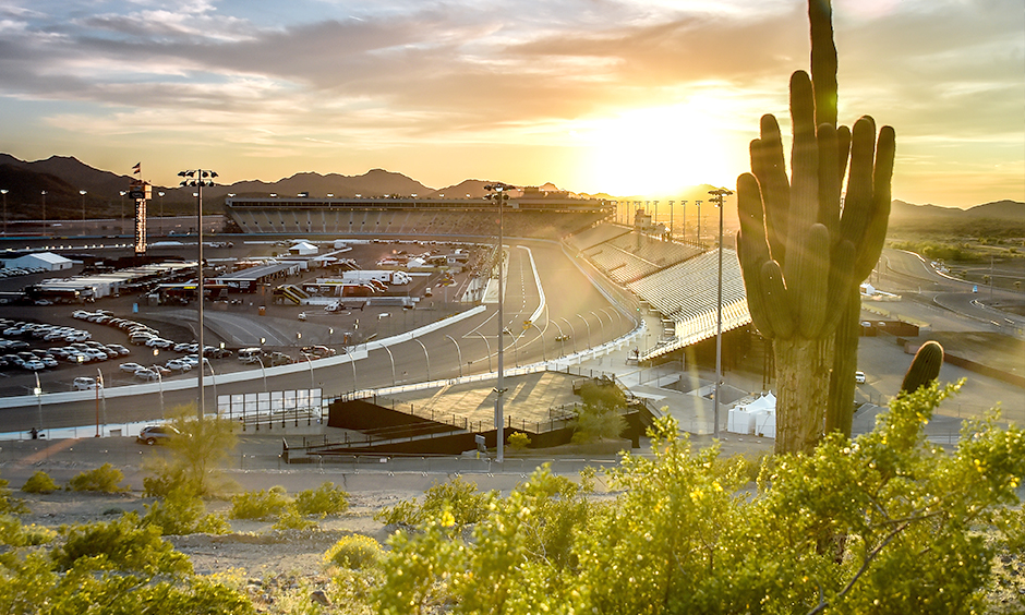 04-28-Sunset-At-PHX-V2